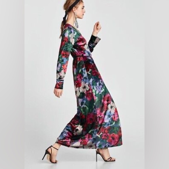 ZARA ACCESSORIES KIMONO VELVET FLORAL LONG SLEEVED LONG MAXI WRAP DRESS USA M - Picture 2 of 11